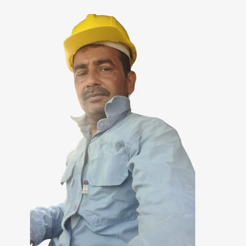 يتمتع بخبرة ميدانية تزيد عن 10 سنوات في مجال سحب المركبات. معروف بدقته في العمل وسرعة اتخاذ القرار.